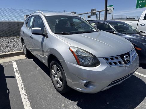 Used 2015 Nissan Rogue S w/ Convenience Package AWD/4WD image 3