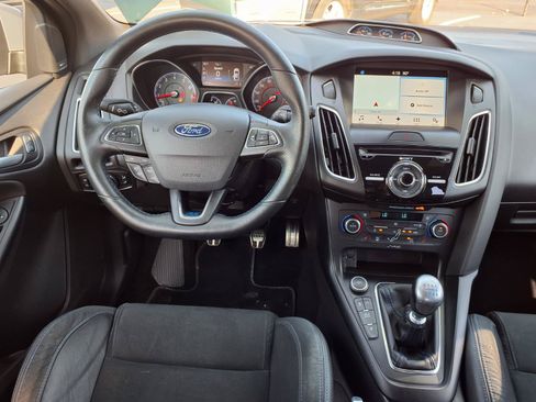 Used 2017 Ford Focus RS AWD/4WD image 4