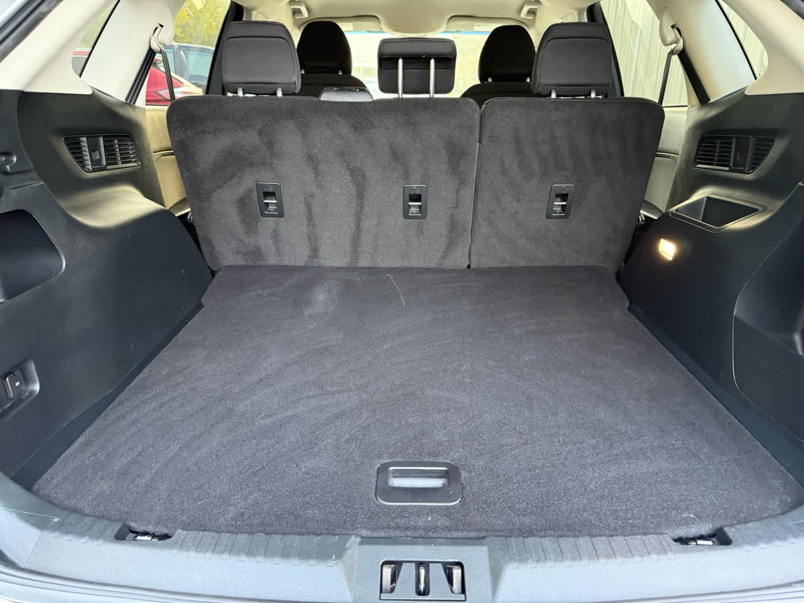Used 2018 Ford Edge SE FWD image 6