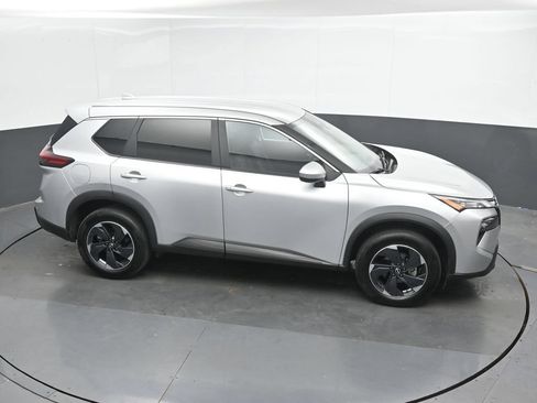 Used 2025 Nissan Rogue SV AWD/4WD image 33