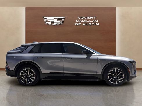 Used 2024 Cadillac Lyriq Sport RWD image 5