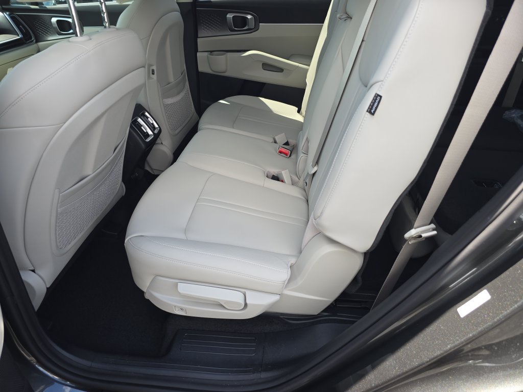 New 2026 Kia Sorento EX FWD image 17