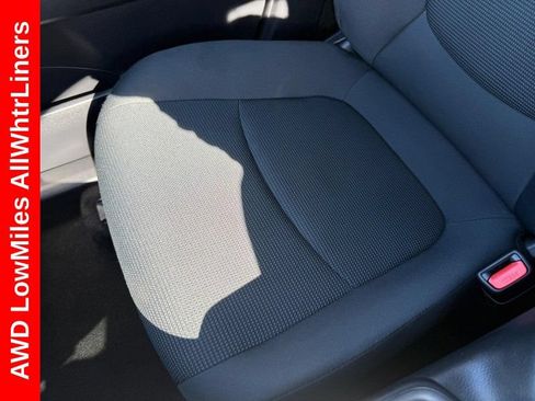 Used 2022 Toyota RAV4 LE AWD/4WD image 27