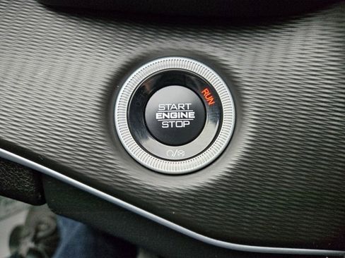 Used 2025 Jeep Grand Cherokee Altitude image 29