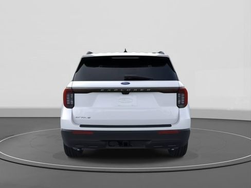 New 2025 Ford Explorer Active image 5
