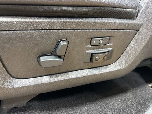 Used 2017 RAM 1500 Laramie w/ Convenience Group image 29