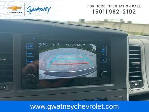 Used 2015 Toyota Sienna XLE Premium FWD image 18