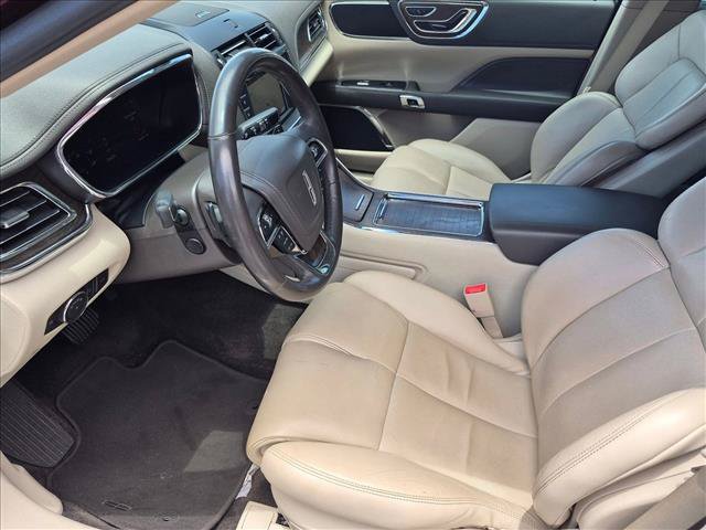 Used 2017 Lincoln Continental Select w/ Climate Package FWD image 12