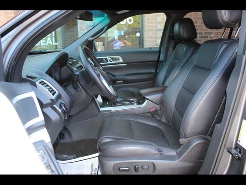 Used 2013 Ford Explorer XLT AWD/4WD image 12