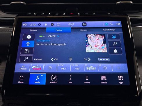 Used 2023 Jeep Grand Cherokee Overland w/ Luxury Tech Group IV AWD/4WD image 20