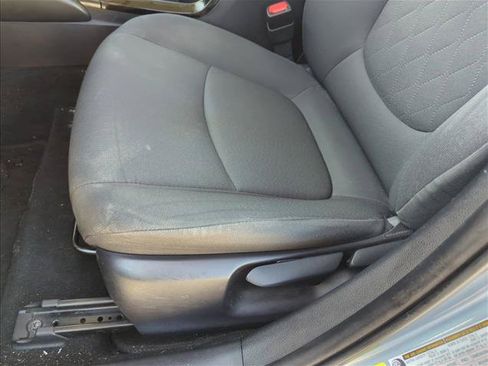 Used 2020 Toyota Corolla LE w/ Carpet Mat Package (TMS) FWD image 10