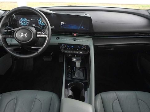 Used 2024 Hyundai Elantra Limited FWD image 10