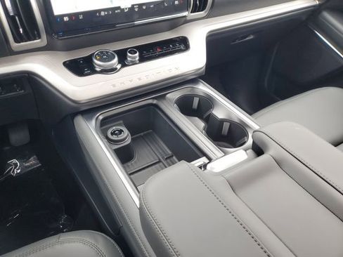 New 2026 Ford Expedition Active image 31