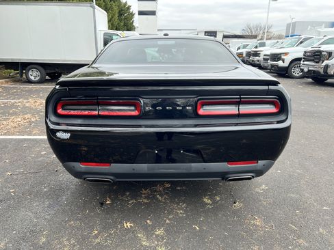 Used 2015 Dodge Challenger SXT w/ Super Sport Group (SS/T) image 9
