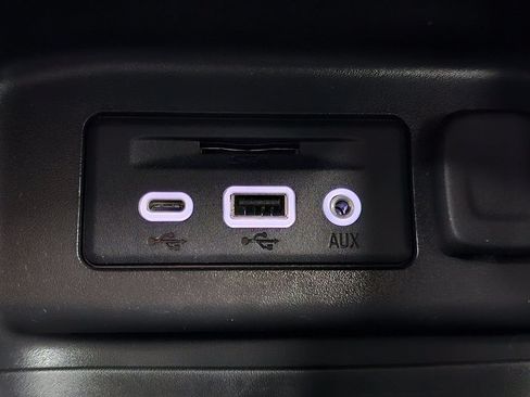 Used 2023 Chevrolet Equinox RS FWD image 18