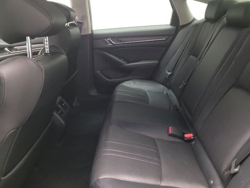 Used 2018 Honda Accord Touring image 18