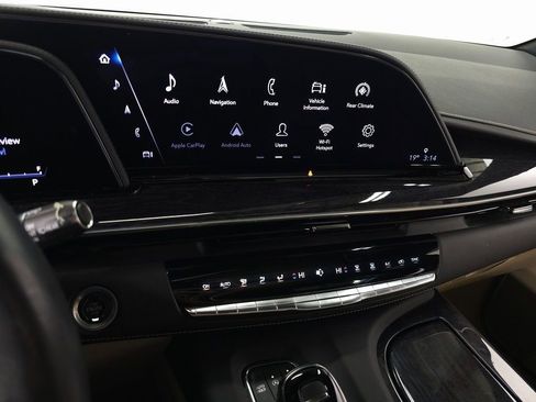 Used 2022 Cadillac Escalade Premium Luxury image 28