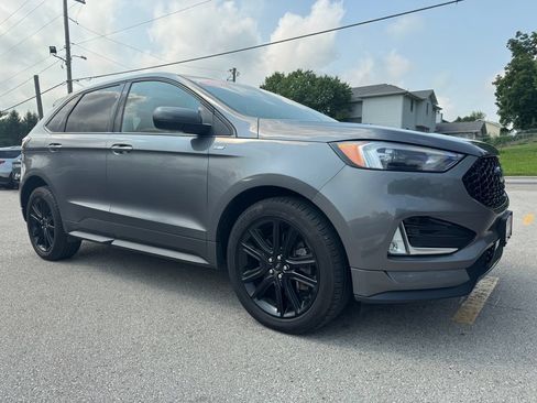 Used 2022 Ford Edge ST-Line w/ Cold Weather Package AWD/4WD image 3