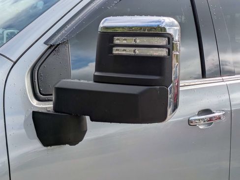 Used 2025 Chevrolet Silverado 2500 High Country w/ High Country Premium Package AWD/4WD image 11
