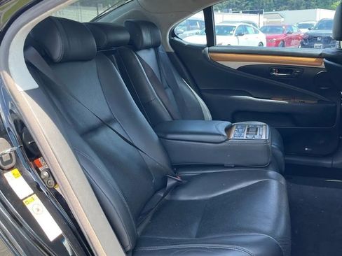 Used 2016 Lexus LS 460 L w/ Ultra Luxury Package AWD/4WD image 25