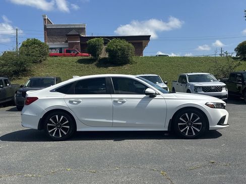 Used 2023 Honda Civic EX image 8