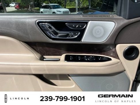 Used 2023 Lincoln Navigator Reserve RWD image 17