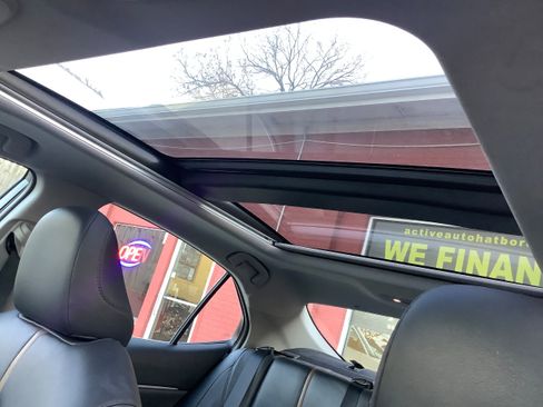 Used 2018 Toyota Camry XLE image 22