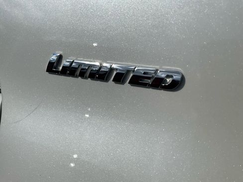 Used 2024 Toyota 4Runner Limited AWD/4WD image 19