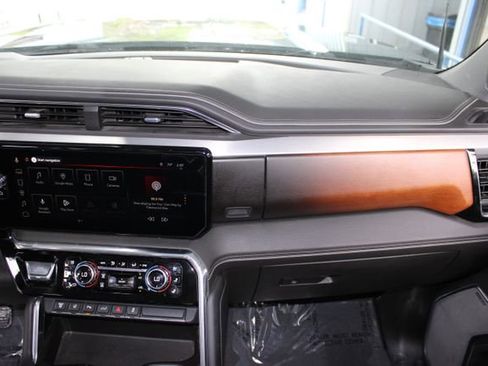 Used 2024 GMC Sierra 3500 Denali w/ Denali Reserve Package image 30