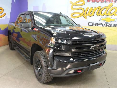 Used 2020 Chevrolet Silverado 1500 LT Trail Boss AWD/4WD image 2