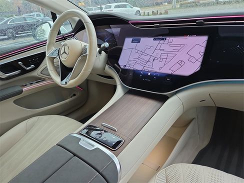 Certified 2023 Mercedes-Benz EQS 580 4MATIC Sedan image 19