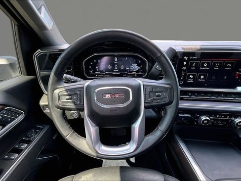 Used 2025 GMC Sierra 1500 SLT AWD/4WD image 5