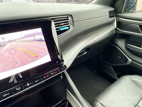 Used 2023 Jeep Wagoneer L Series II image 24