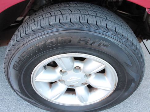 Used 2003 Nissan Frontier XE image 13
