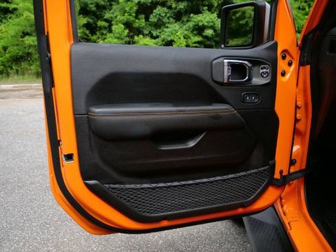 Used 2025 Jeep Wrangler Unlimited Sahara AWD/4WD image 20