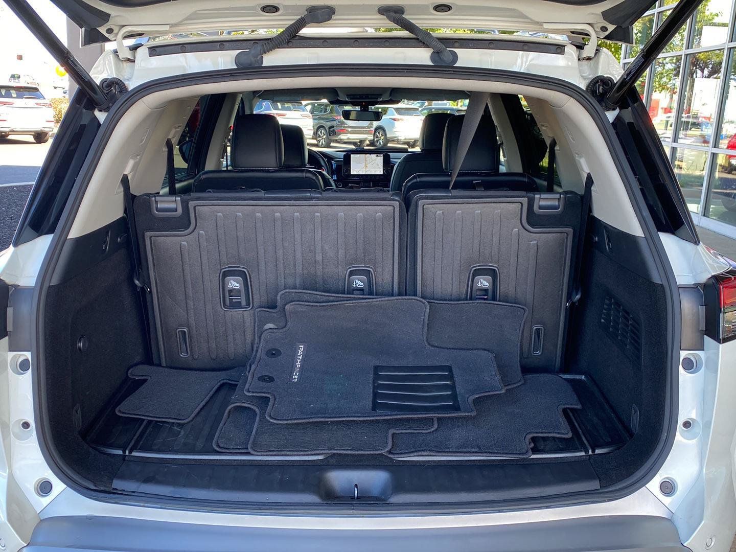 Certified 2023 Nissan Pathfinder Platinum AWD/4WD image 12