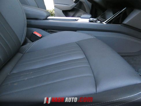 Used 2021 Audi e-tron Premium w/ Convenience Plus Package AWD/4WD image 29