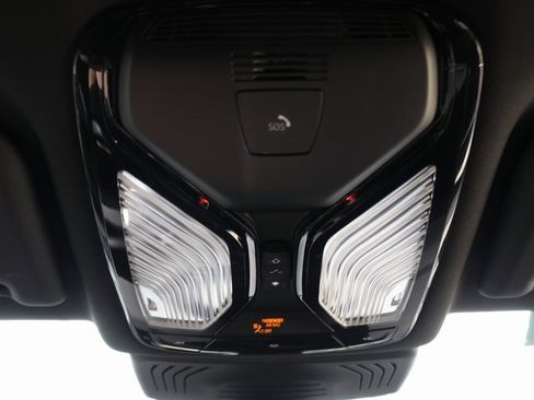 Used 2025 BMW X4 xDrive30i image 22