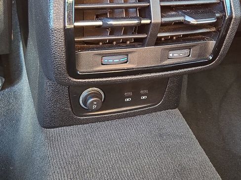 Used 2023 Audi Q3 2.0T Premium image 18