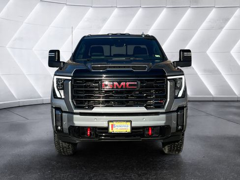 Used 2024 GMC Sierra 2500 AT4 w/ Technology Package image 9