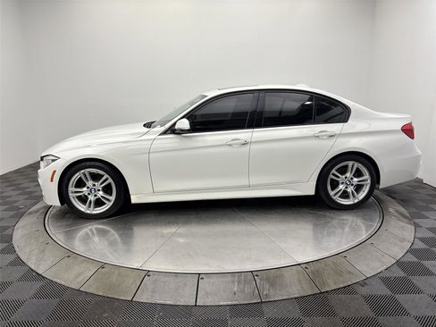 Used 2017 BMW 328d Sedan w/ M Sport Package image 16
