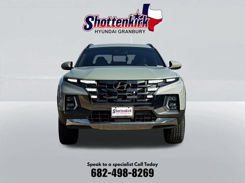 Used 2023 Hyundai Santa Cruz Limited AWD/4WD image 2