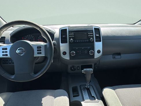 Used 2013 Nissan Frontier SV AWD/4WD image 21