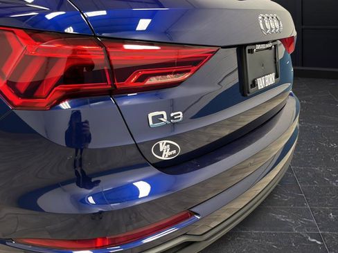 Used 2024 Audi Q3 2.0T Premium w/ Convenience Package image 38