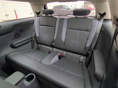 Used 2026 MINI Cooper 2-Door Hardtop FWD image 21