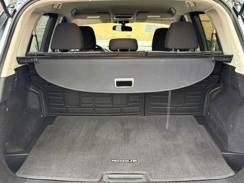 Used 2021 Nissan Rogue SV image 9