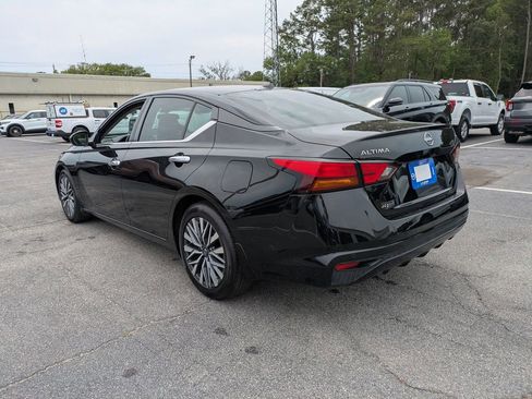 Used 2024 Nissan Altima 2.5 SV FWD image 6