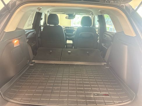 Used 2022 Chevrolet TrailBlazer LT w/ Convenience Package FWD image 9