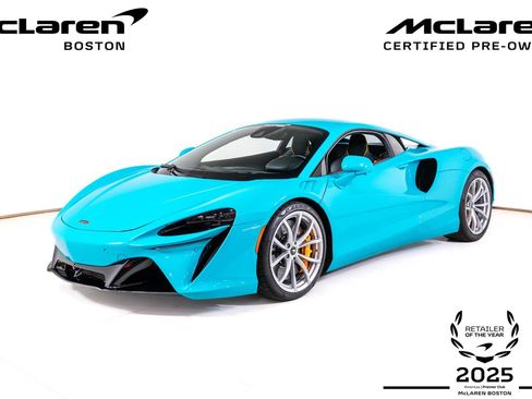 Used 2023 McLaren Artura RWD image 1
