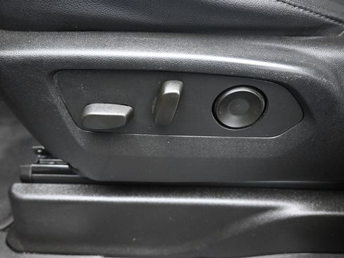 Used 2022 Chevrolet Tahoe LT w/ Luxury Package image 8